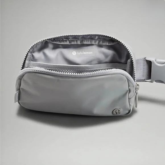 Lululemon Everywhere Crossbody Belt Bag - Silver Drop Gray - Picture 3 of 4